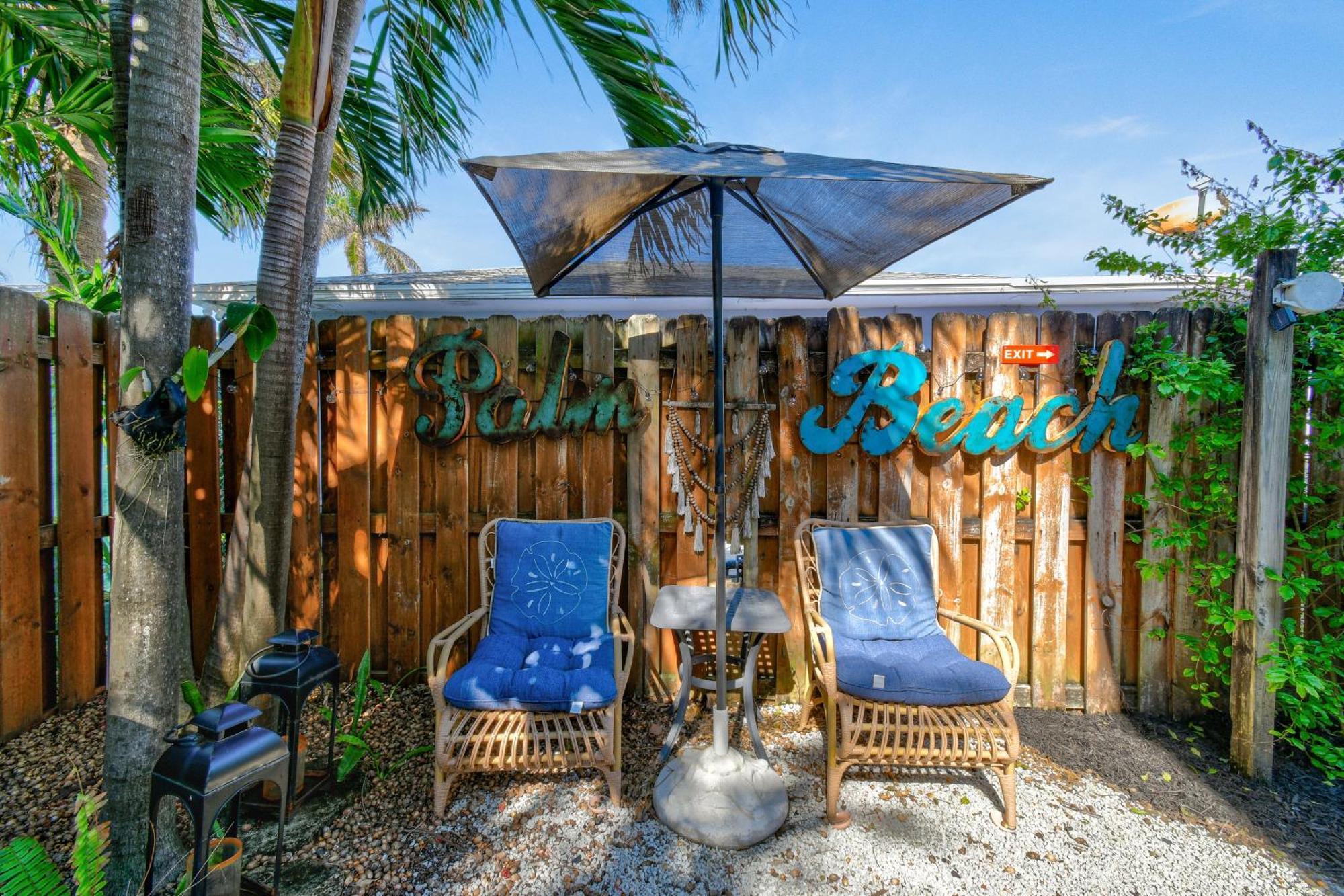 Sunshine Shores Boutique Apartments Palm Beach Shores Exteriér fotografie