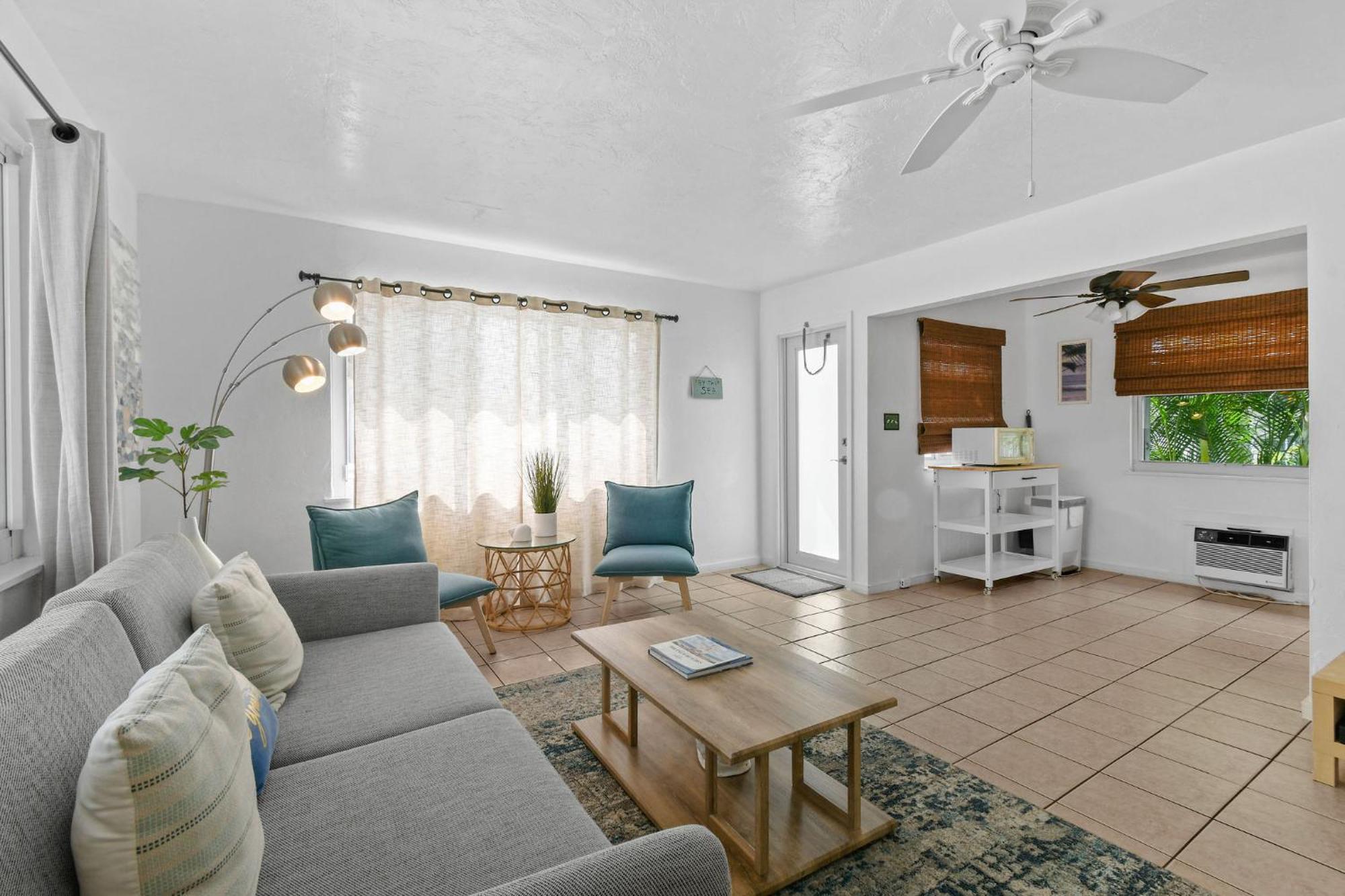 Sunshine Shores Boutique Apartments Palm Beach Shores Exteriér fotografie