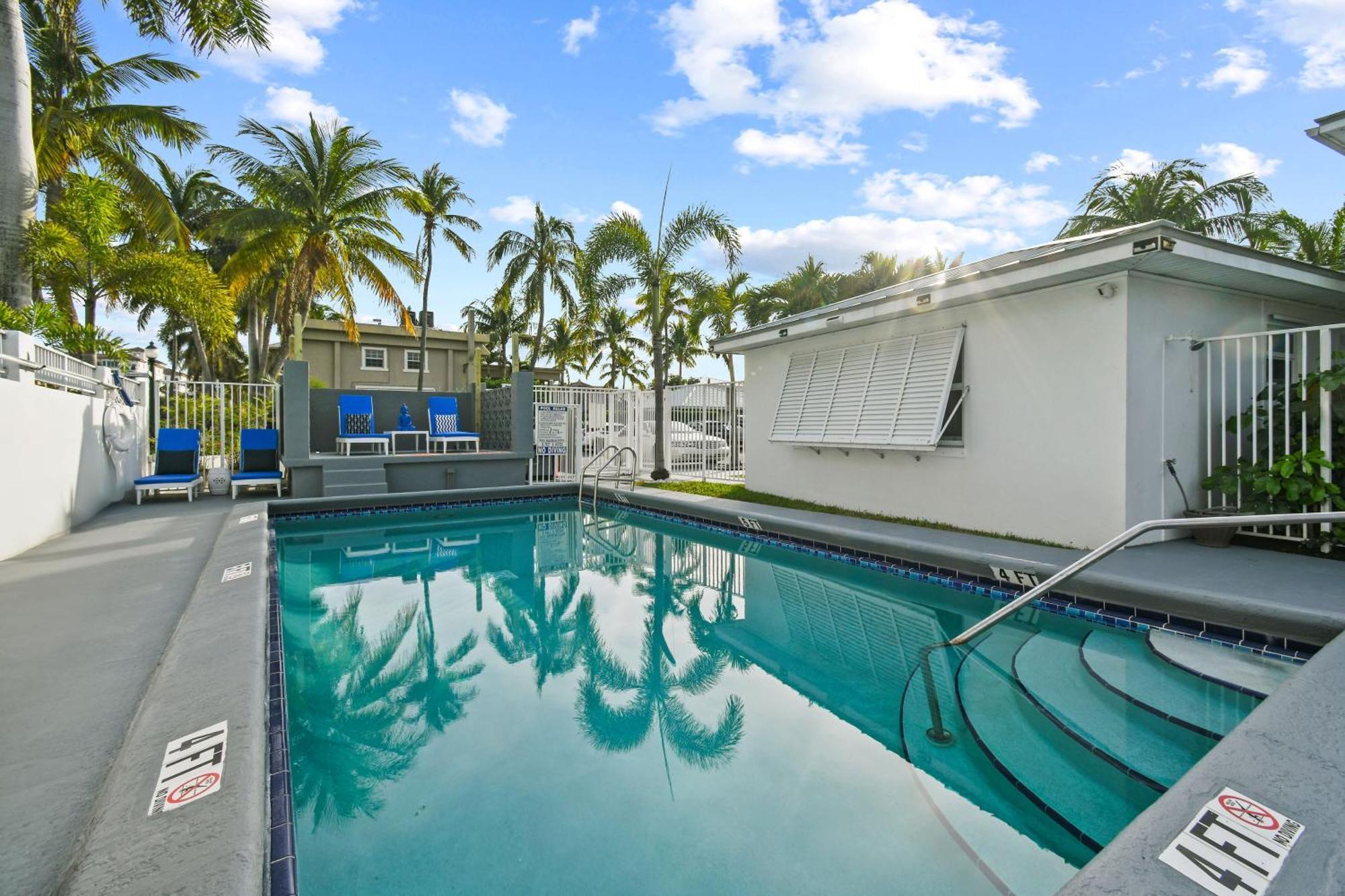 Sunshine Shores Boutique Apartments Palm Beach Shores Exteriér fotografie