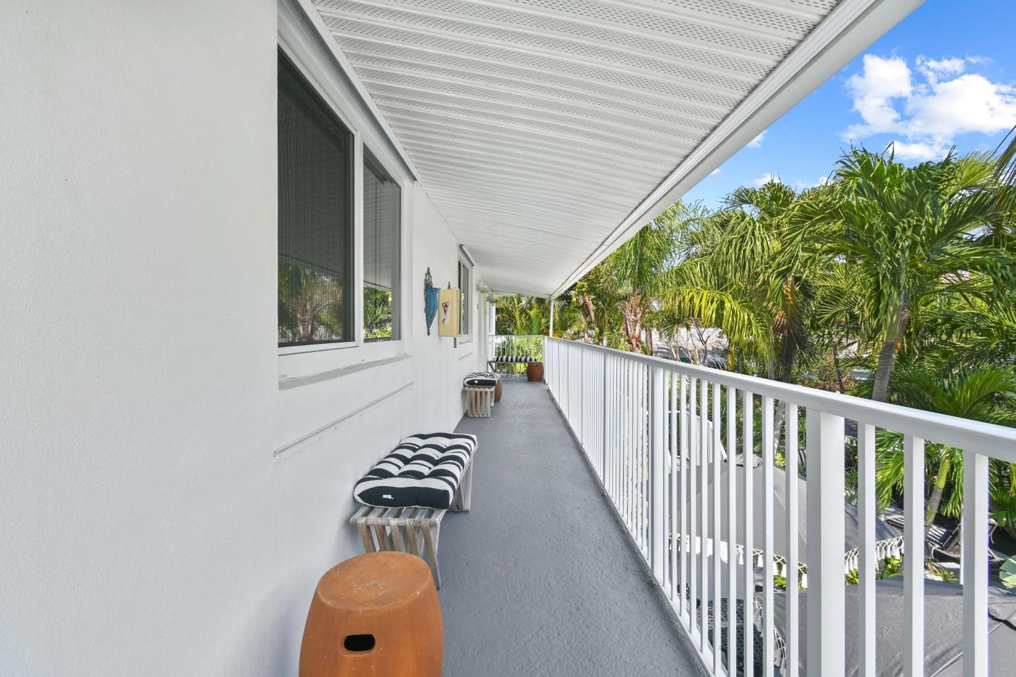 Sunshine Shores Boutique Apartments Palm Beach Shores Exteriér fotografie