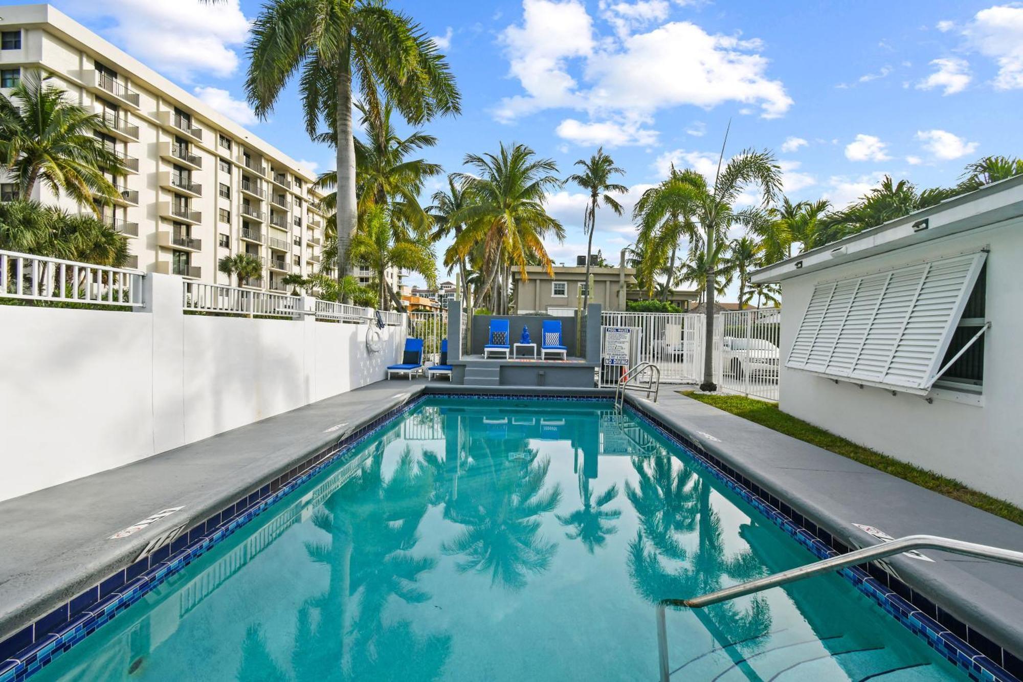 Sunshine Shores Boutique Apartments Palm Beach Shores Exteriér fotografie