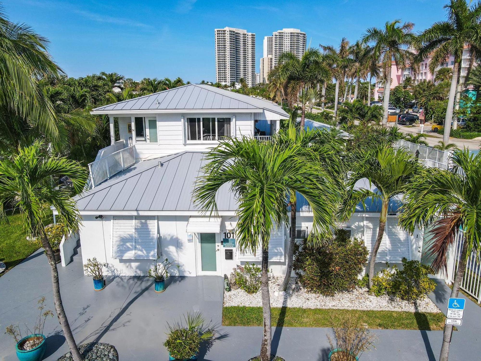 Sunshine Shores Boutique Apartments Palm Beach Shores Exteriér fotografie