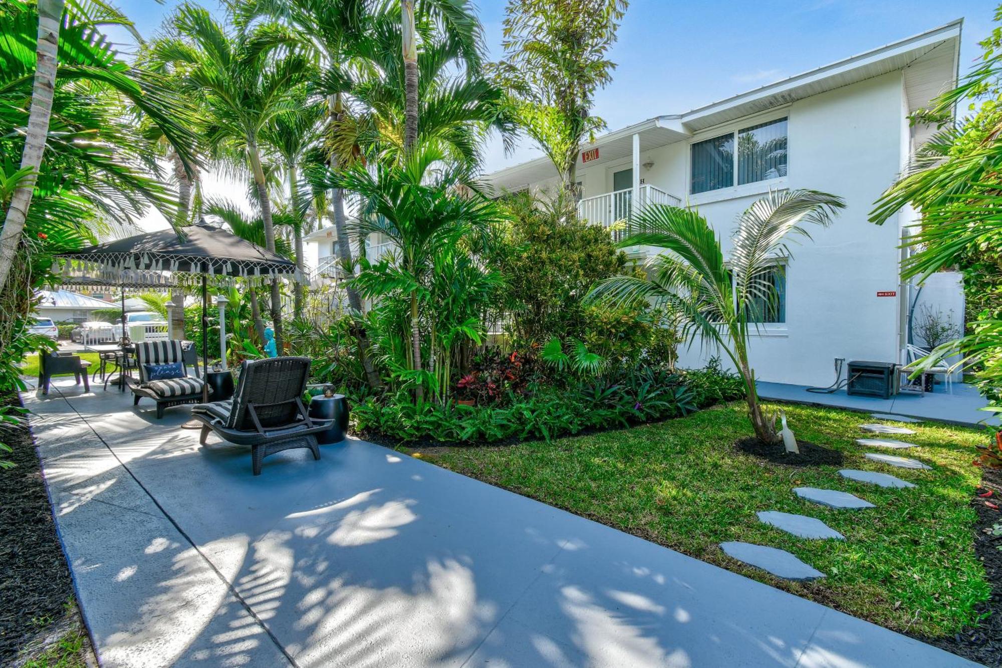 Sunshine Shores Boutique Apartments Palm Beach Shores Exteriér fotografie
